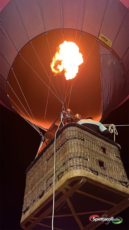 Volo in mongolfiera per eventi in piazza